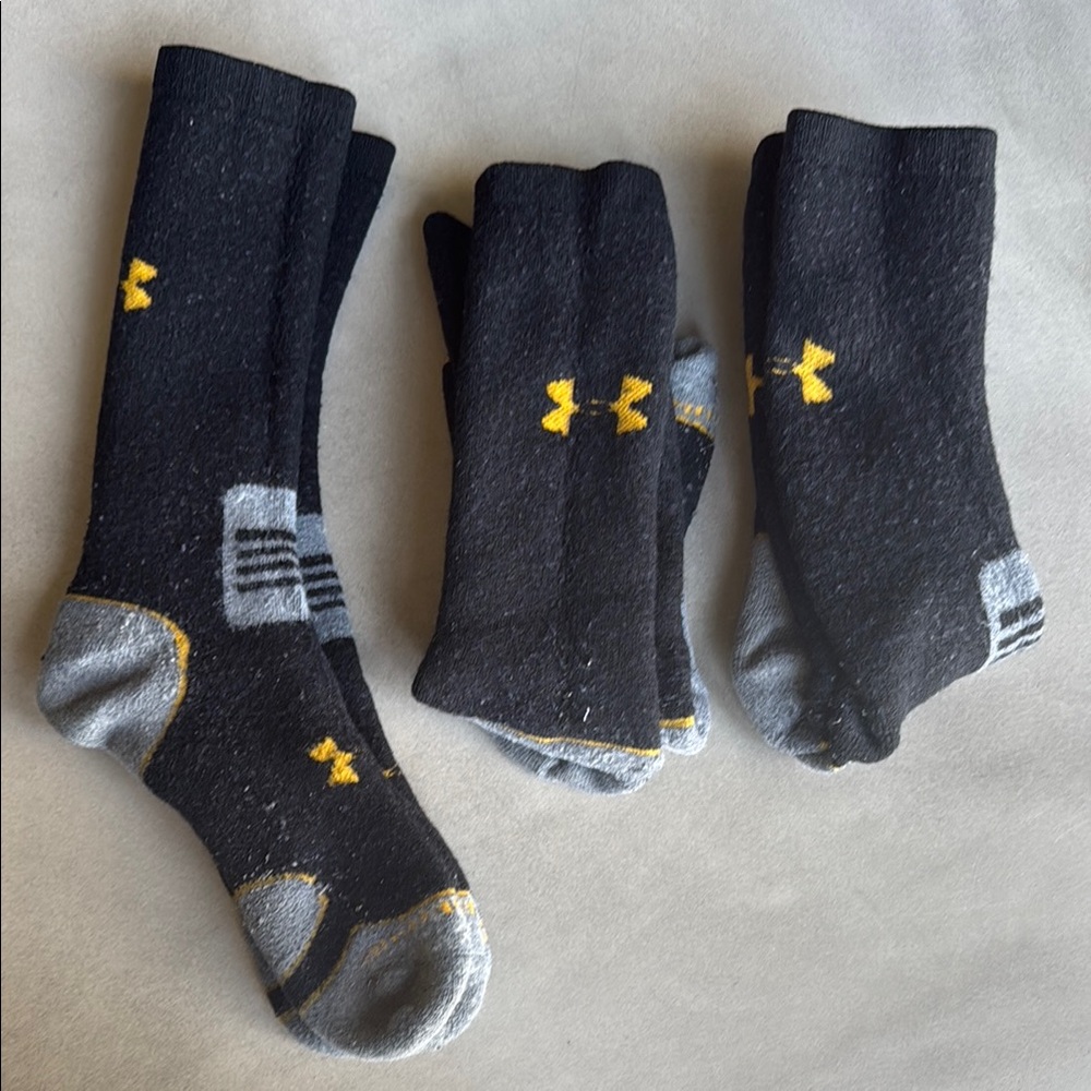 Under Armour Black and Gray Athletic Socks Moisture-Wicking Performance